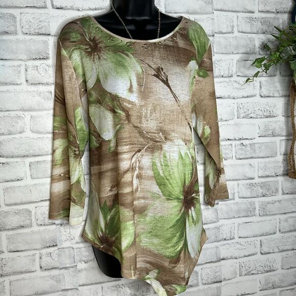 Alfred Dunner Vintage Asymmetrical Studded Floral Top Size Medium - Picture 2 of 5